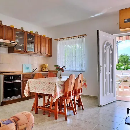 Apartment Ferienwohnung Fur 4 Personen Ca 45 Qm In Cizici, Kvarner Bucht Krk *